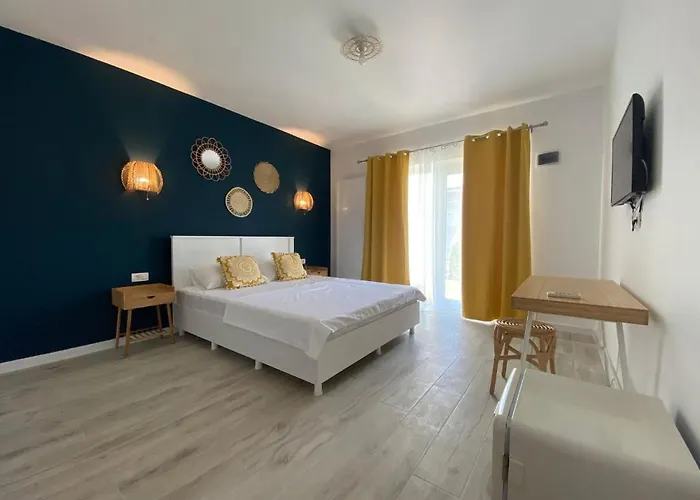 Guest house Casa Ayan 3*