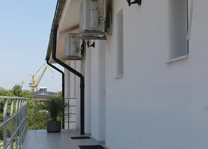 Guest house Casa Ayan 3*