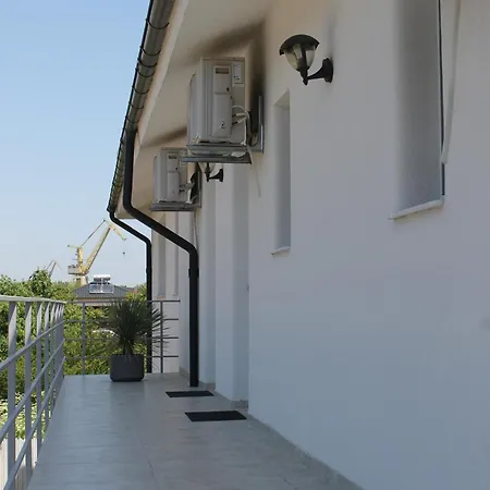 Konukevi Casa Ayan 3*
